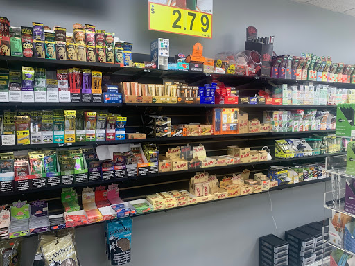 Tobacco Shop «Smoke Hut Smoke Shop», reviews and photos, 11902 Blue Ridge Boulevard g, Grandview, MO 64030, USA