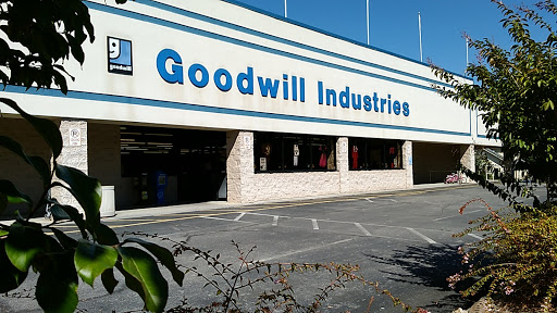 Thrift Store «Goodwill», reviews and photos