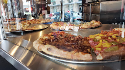 Ian's Pizza Milwaukee | Downtown