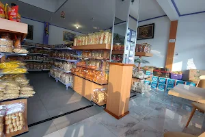 Unyil Bread & Cakes Okeke 2 Stores image
