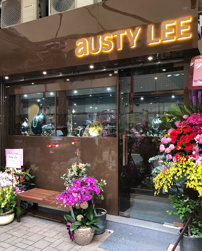 aUSTY LEE Flower Market