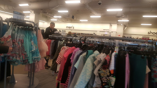 Department Store «Nordstrom Rack Lincoln Park», reviews and photos, 1551 N Sheffield Ave, Chicago, IL 60642, USA