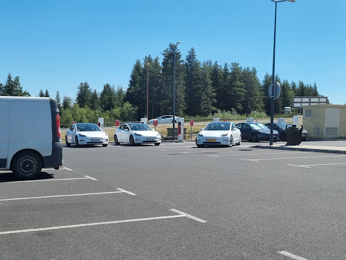 Borne de recharge de véhicules électriques Tesla Supercharger Albaret-Sainte-Marie