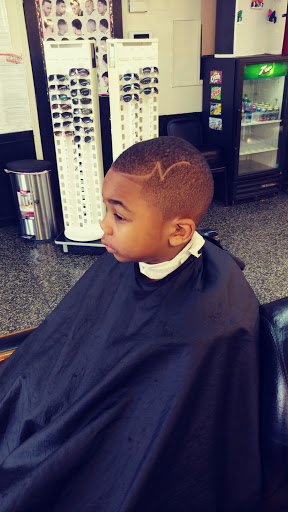 Barber Shop «Master Touch Barber Shop», reviews and photos, 2044 N Battlefield Blvd, Chesapeake, VA 23324, USA