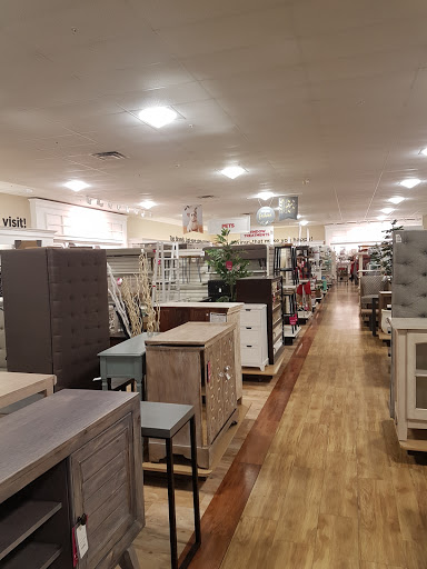 Department Store «T.J. Maxx & HomeGoods», reviews and photos, 111 Taunton St, Plainville, MA 02762, USA