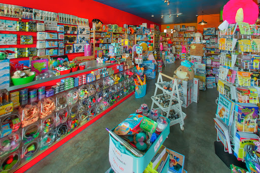 Huzzah Toys image