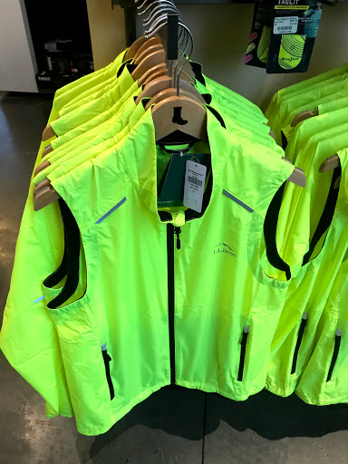 Clothing Store «L.L. Bean», reviews and photos, 1 Ridge Hill Boulevard, Yonkers, NY 10710, USA