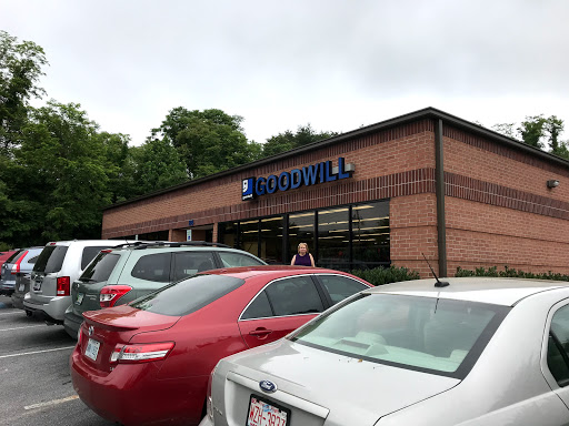 Thrift Store «Goodwill Retail Store», reviews and photos, 86 S Tunnel Rd, Asheville, NC 28805, USA