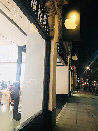 Computer Store «Apple Pasadena», reviews and photos, 54 W Colorado Blvd, Pasadena, CA 91105, USA