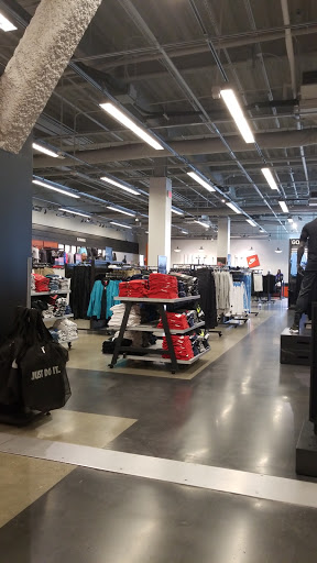 Sporting Goods Store «Nike Factory Store», reviews and photos, 71 Aquarium Way, Long Beach, CA 90802, USA