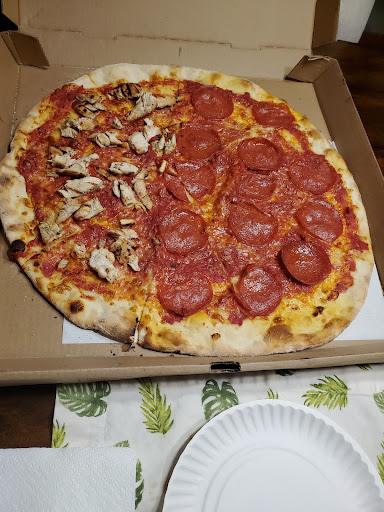 Pizza Restaurant «Caloroso Eatery & Bar», reviews and photos, 100 Center St, Shelton, CT 06484, USA