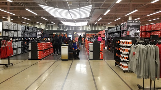Sporting Goods Store «Nike Factory Store», reviews and photos, 8510 S Cottage Grove Ave, Chicago, IL 60619, USA