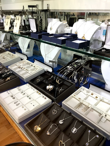 Watch Repair Service «Watch & Jewelry By Benny», reviews and photos, 7940 Pines Blvd, Pembroke Pines, FL 33024, USA