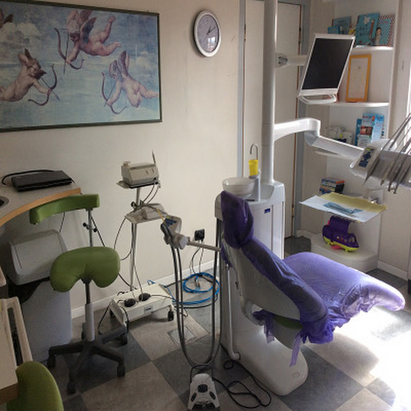 Studio Dentistico Ferrari Dr. Ivo, Dr. Letizia, Dr. Mauro