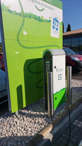 Station de recharge pour véhicules électriques à Mimet