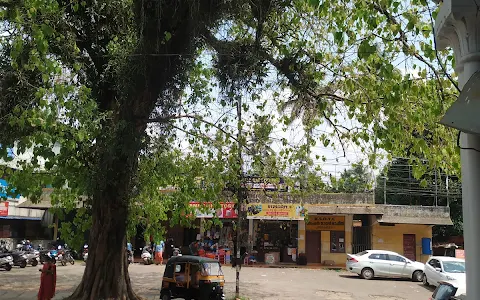 Puthencruz Junction, Aalmaram image