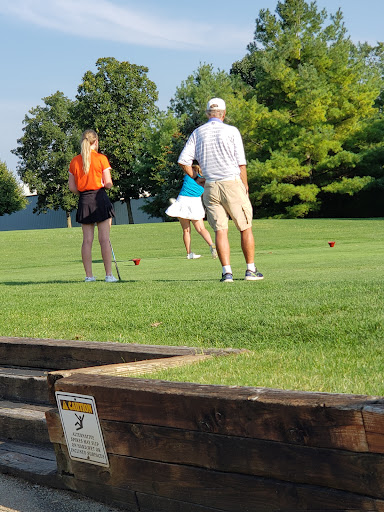 Golf Course «El Paso Golf Club», reviews and photos, 2860 County Rd 600 N, El Paso, IL 61738, USA