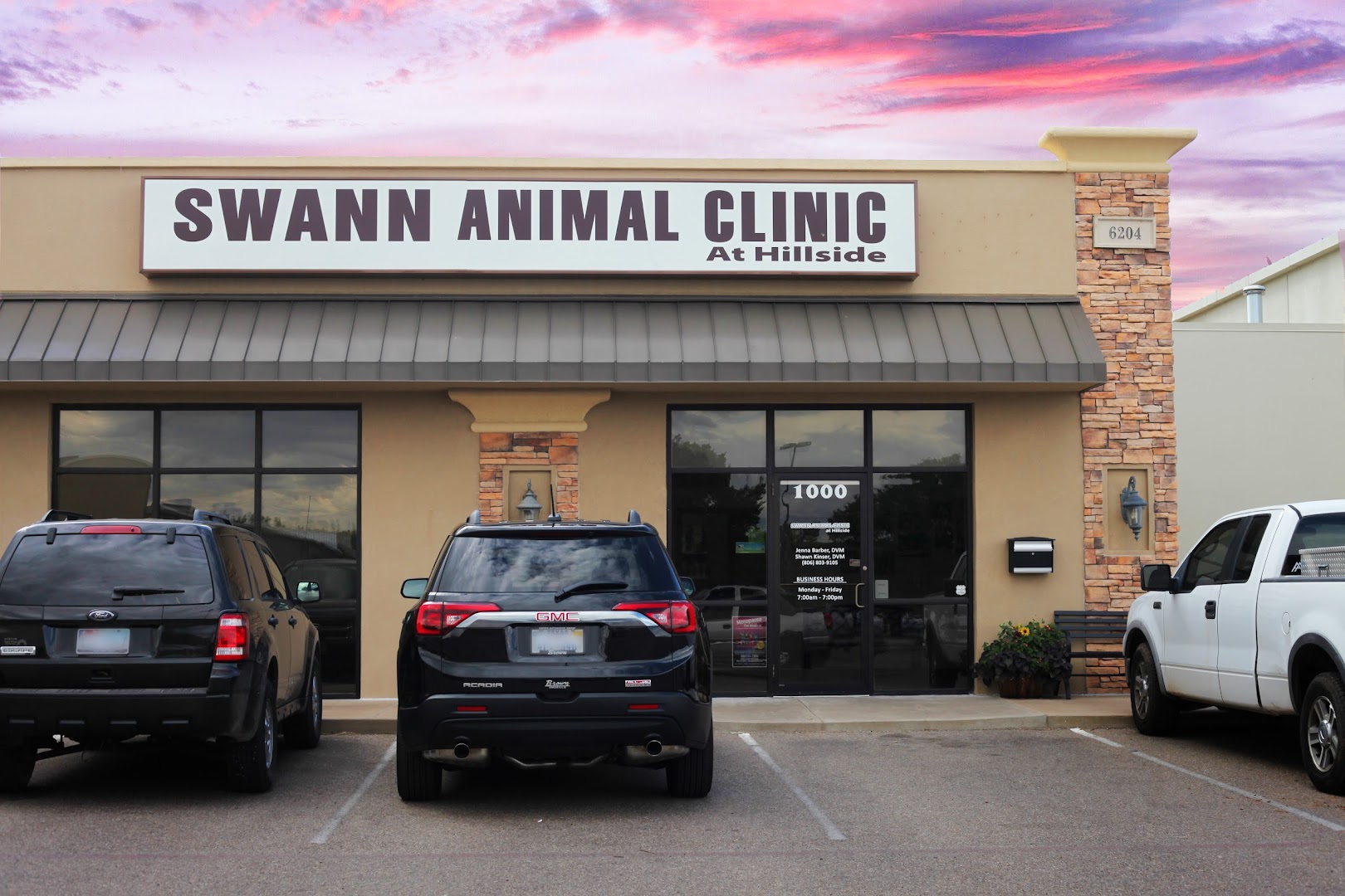 Swann Animal Clinic at Hillside (for emergencies before 8:30 PM please call our Urgent Care Clinic)