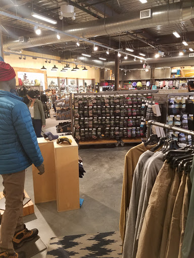 Camping Store «REI», reviews and photos, 6220 Topanga Canyon Blvd, Woodland Hills, CA 91367, USA