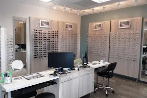 eyecarecenter image