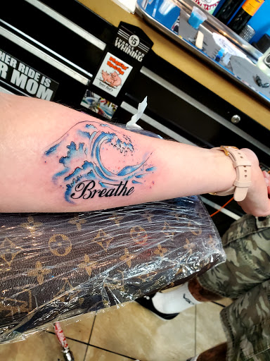 Tattoo Shop «Konkrete Jungle Kustom Tattoo», reviews and photos, 6590 Old Waterloo Rd, Elkridge, MD 21075, USA