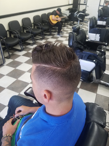 Barber Shop «VIP Barber Shop», reviews and photos, 2824 E Indian School Rd #13, Phoenix, AZ 85016, USA