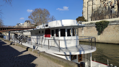 BATEAU IVRE by Maxim's à Paris