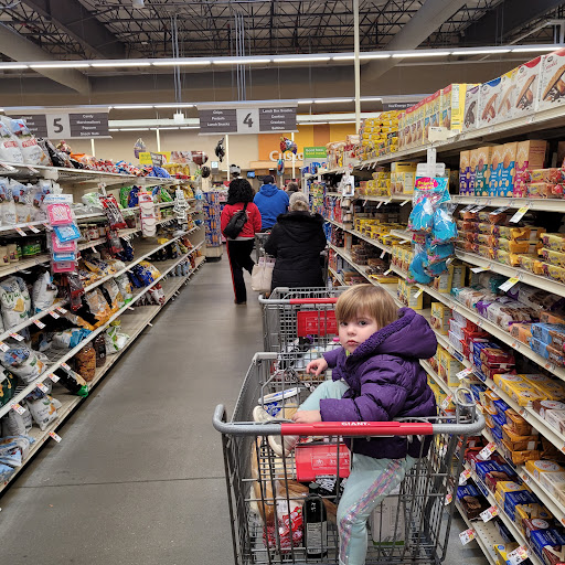Grocery Store «Giant Food Stores», reviews and photos, 4930 Edgmont Ave, Brookhaven, PA 19015, USA