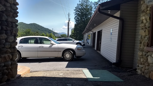 Produce Market «Barber Orchard Fruitstands Inc», reviews and photos, 2855 Old Balsam Rd, Waynesville, NC 28786, USA