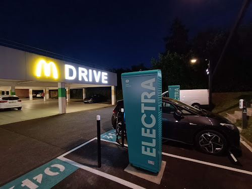 Borne de recharge de véhicules électriques Leclerc Charging Station Viry-Châtillon