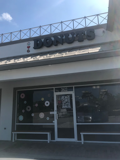 Donut Shop «Peace Love & Little Donuts», reviews and photos, 3106 Tamiami Trail N, Naples, FL 34103, USA