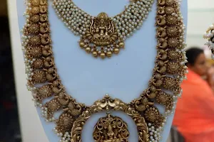 KUSHAL KARI Fashion jewellery and beauty parlour image