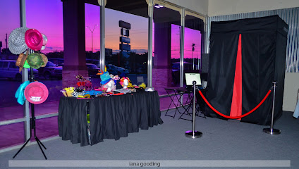 Good-IN-Photos Booth Rentals