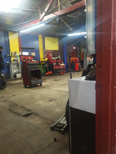 Auto Repair Shop «Chicago Discount Tires», reviews and photos, 3101 Mannheim Rd, Franklin Park, IL 60131, USA