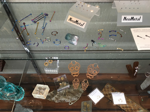 Tattoo Shop «Royal Flesh Tattoo and Piercing», reviews and photos, 4005 N Broadway St, Chicago, IL 60613, USA