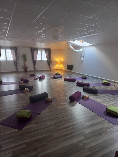Yoga avec Julia Malville à Brest - Association Eveil