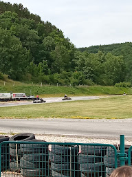 Photo n°48 de Circuit de karting Le Kartare Aigues Vives à Aigues-Vives ()