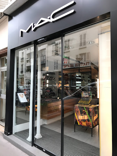 Magasin de cosmétiques MAC Cosmetics Paris