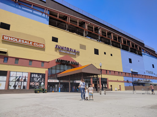 Shopping Mall «Metro Mall-Middle Village», reviews and photos, 6626 Metropolitan Ave, Middle Village, NY 11379, USA