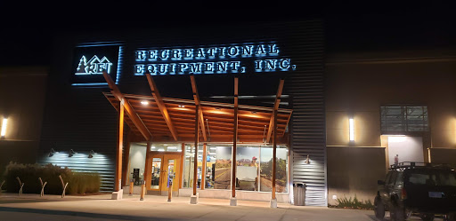 Camping Store «REI», reviews and photos, 6281 W 135th St, Overland Park, KS 66223, USA