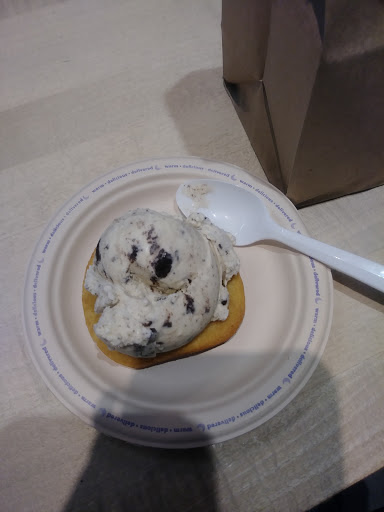 Cookie Shop «Insomnia Cookies», reviews and photos, 1227 Washington Ave, Miami Beach, FL 33139, USA