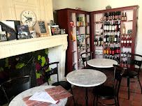 Atmosphère du Restaurant français Les Délices de L'Estuaire à Talmont-sur-Gironde - n°2