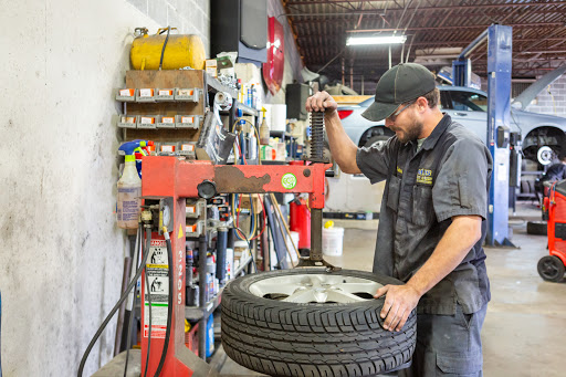 Used Car Dealer «MJS Car Sales & Service», reviews and photos, 2237 N 3rd St, St Charles, MO 63301, USA