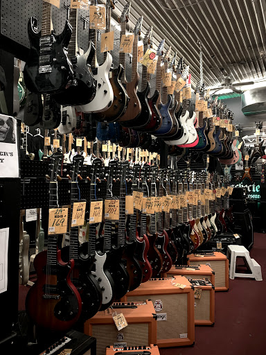 Instrument shops in Toronto