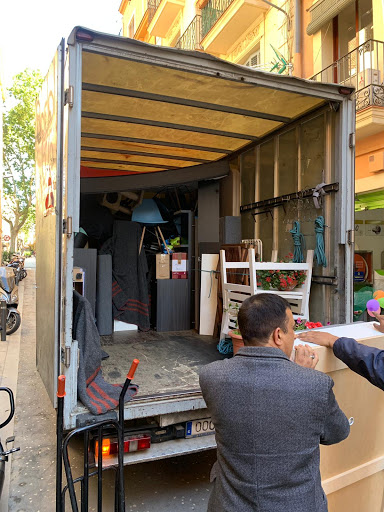 Mikhail Transporte empresa de mudanzas en L'Hospitalet de Llobregat