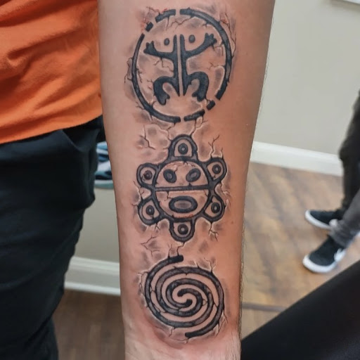 Tattoo Shop «Masterpiece Tattoo & Body Piercing», reviews and photos, 99 NH-28, Salem, NH 03079, USA