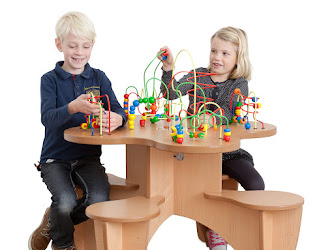 Speeltafel Winkel - Inrichten van Kinderspeelhoek en wachtkamer