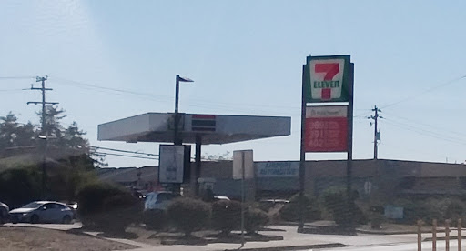 Convenience Store «7-Eleven», reviews and photos, 455 Airport Blvd, Watsonville, CA 95076, USA