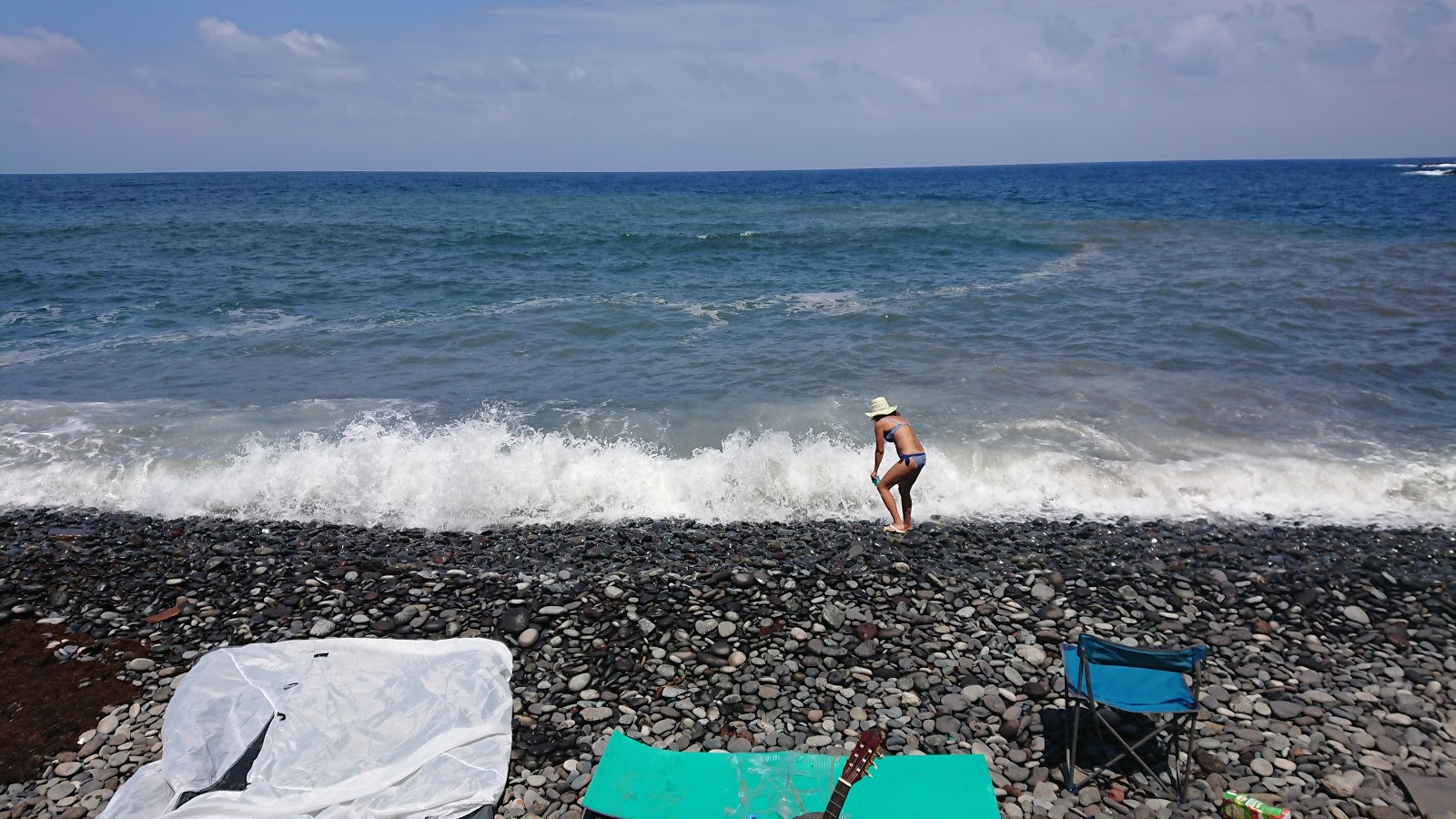 Foto de Playa de los Troches con muy limpia nivel de limpieza