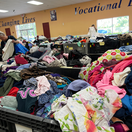 Thrift Store «Goodwill Ft. Pierce Clearance Center», reviews and photos, 815 S Kings Hwy, Fort Pierce, FL 34945, USA